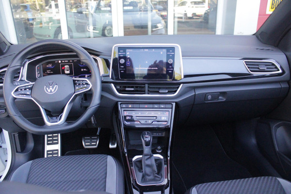 Volkswagen T-Roc Cabrio 1.5 TSI 150PK AUTOMAAT R-LINE BLACK STYLE | AFNEEMBARE TREKHAAK | ACHTERUITRIJCAMERA | NAVIGATIE  | IQ LIGHT MATRIX KOPLAMPEN | DAB+ RADIO | DRAADLOOS APPLE CARPLAY/ANDROID AUTO | ADAPTIVE CRUISE CONTROL | STOEL/STUUR VERWARMING | 18" LICHTMETALEN VELGEN BLACK | PARKEERSENSOREN VOOR + ACHTER | VIRTUAL COCKPIT | DODEHOEK DETECTIE | R-LINE BEKLEDING | DAB+ RADIO |