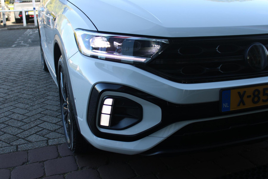 Volkswagen T-Roc Cabrio 1.5 TSI 150PK AUTOMAAT R-LINE BLACK STYLE | AFNEEMBARE TREKHAAK | ACHTERUITRIJCAMERA | NAVIGATIE  | IQ LIGHT MATRIX KOPLAMPEN | DAB+ RADIO | DRAADLOOS APPLE CARPLAY/ANDROID AUTO | ADAPTIVE CRUISE CONTROL | STOEL/STUUR VERWARMING | 18" LICHTMETALEN VELGEN BLACK | PARKEERSENSOREN VOOR + ACHTER | VIRTUAL COCKPIT | DODEHOEK DETECTIE | R-LINE BEKLEDING | DAB+ RADIO |