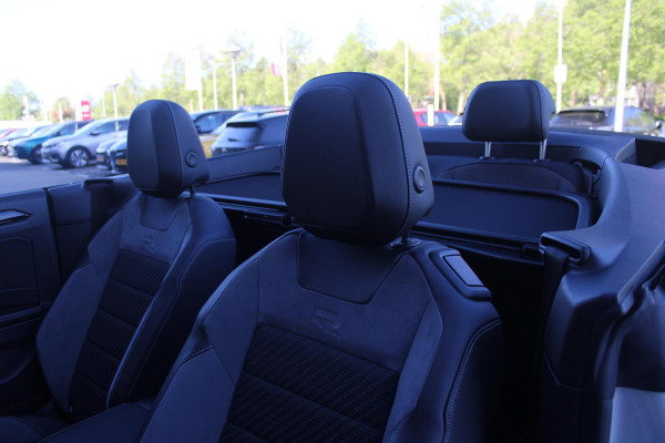 Volkswagen T-Roc Cabrio 1.5 TSI 150PK AUTOMAAT R-LINE BLACK STYLE | AFNEEMBARE TREKHAAK | ACHTERUITRIJCAMERA | NAVIGATIE  | IQ LIGHT MATRIX KOPLAMPEN | DAB+ RADIO | DRAADLOOS APPLE CARPLAY/ANDROID AUTO | ADAPTIVE CRUISE CONTROL | STOEL/STUUR VERWARMING | 18" LICHTMETALEN VELGEN BLACK | PARKEERSENSOREN VOOR + ACHTER | VIRTUAL COCKPIT | DODEHOEK DETECTIE | R-LINE BEKLEDING | DAB+ RADIO |