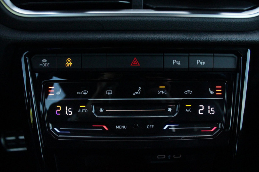 Volkswagen T-Roc Cabrio 1.5 TSI 150PK AUTOMAAT R-LINE BLACK STYLE | AFNEEMBARE TREKHAAK | ACHTERUITRIJCAMERA | NAVIGATIE  | IQ LIGHT MATRIX KOPLAMPEN | DAB+ RADIO | DRAADLOOS APPLE CARPLAY/ANDROID AUTO | ADAPTIVE CRUISE CONTROL | STOEL/STUUR VERWARMING | 18" LICHTMETALEN VELGEN BLACK | PARKEERSENSOREN VOOR + ACHTER | VIRTUAL COCKPIT | DODEHOEK DETECTIE | R-LINE BEKLEDING | DAB+ RADIO |