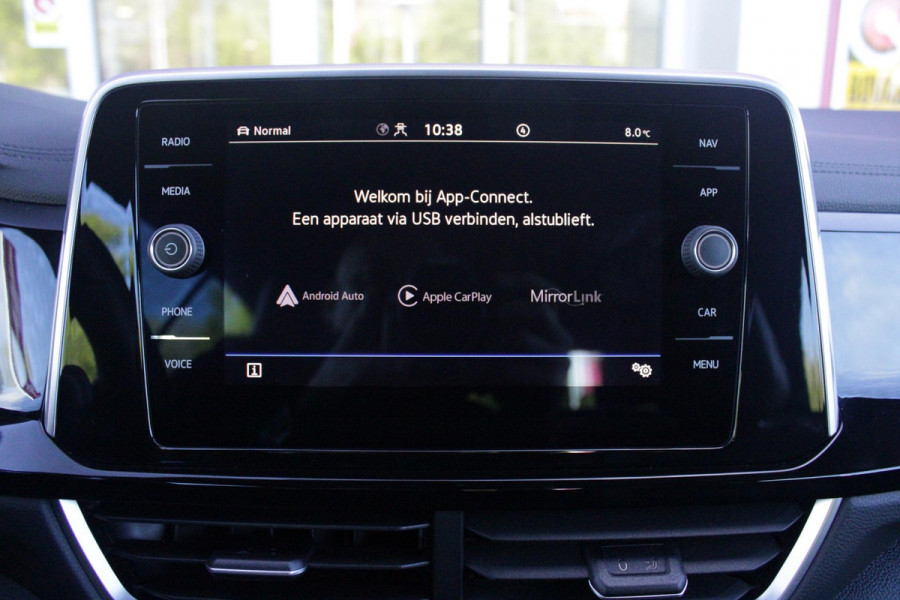 Volkswagen T-Roc Cabrio 1.5 TSI 150PK AUTOMAAT R-LINE BLACK STYLE | AFNEEMBARE TREKHAAK | ACHTERUITRIJCAMERA | NAVIGATIE  | IQ LIGHT MATRIX KOPLAMPEN | DAB+ RADIO | DRAADLOOS APPLE CARPLAY/ANDROID AUTO | ADAPTIVE CRUISE CONTROL | STOEL/STUUR VERWARMING | 18" LICHTMETALEN VELGEN BLACK | PARKEERSENSOREN VOOR + ACHTER | VIRTUAL COCKPIT | DODEHOEK DETECTIE | R-LINE BEKLEDING | DAB+ RADIO |