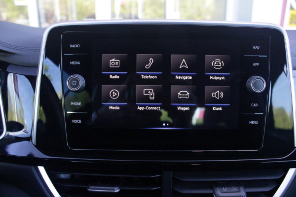 Volkswagen T-Roc Cabrio 1.5 TSI 150PK AUTOMAAT R-LINE BLACK STYLE | AFNEEMBARE TREKHAAK | ACHTERUITRIJCAMERA | NAVIGATIE  | IQ LIGHT MATRIX KOPLAMPEN | DAB+ RADIO | DRAADLOOS APPLE CARPLAY/ANDROID AUTO | ADAPTIVE CRUISE CONTROL | STOEL/STUUR VERWARMING | 18" LICHTMETALEN VELGEN BLACK | PARKEERSENSOREN VOOR + ACHTER | VIRTUAL COCKPIT | DODEHOEK DETECTIE | R-LINE BEKLEDING | DAB+ RADIO |