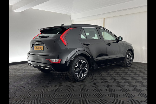 Kia Niro EV DynamicLine 64.8 kWh [ 3-Fase ] {SOH-100%} (INCL.BTW) *LEATHER-FABRIC | ADAPTIVE-CRUISE | DIGI-COCKPIT | KEYLESS | CAMERA | DAB | COMFORT-SEATS | SHIFT-PADDLES | ECC | PDC | 17''ALU*