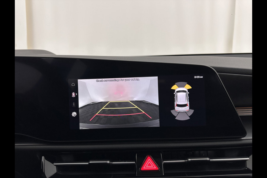 Kia Niro EV DynamicLine 64.8 kWh [ 3-Fase ] {SOH-100%} (INCL.BTW) *LEATHER-FABRIC | ADAPTIVE-CRUISE | DIGI-COCKPIT | KEYLESS | CAMERA | DAB | COMFORT-SEATS | SHIFT-PADDLES | ECC | PDC | 17''ALU*