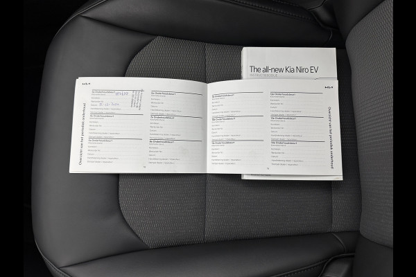 Kia Niro EV DynamicLine 64.8 kWh [ 3-Fase ] {SOH-100%} (INCL.BTW) *LEATHER-FABRIC | ADAPTIVE-CRUISE | DIGI-COCKPIT | KEYLESS | CAMERA | DAB | COMFORT-SEATS | SHIFT-PADDLES | ECC | PDC | 17''ALU*