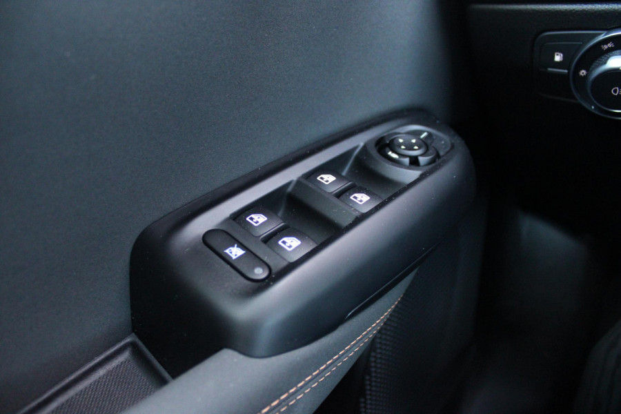 Alfa Romeo Tonale 1.3T PHEV 280PK SPRINT | ADAPTIVE CRUISE CONTROL | LED MATRIX KOPLAMPEN | STOEL/STUUR VERWARMING | PARKEERSENSOREN VOOR + ACHTER | ACHTERUITRIJ CAMERA | DRAADLOZE APPLE CARPLAY/ANDROID AUTO | NAVIGATIE | CLIMATE CONTROL | DRAADLOZE TELEFOONLADER |
