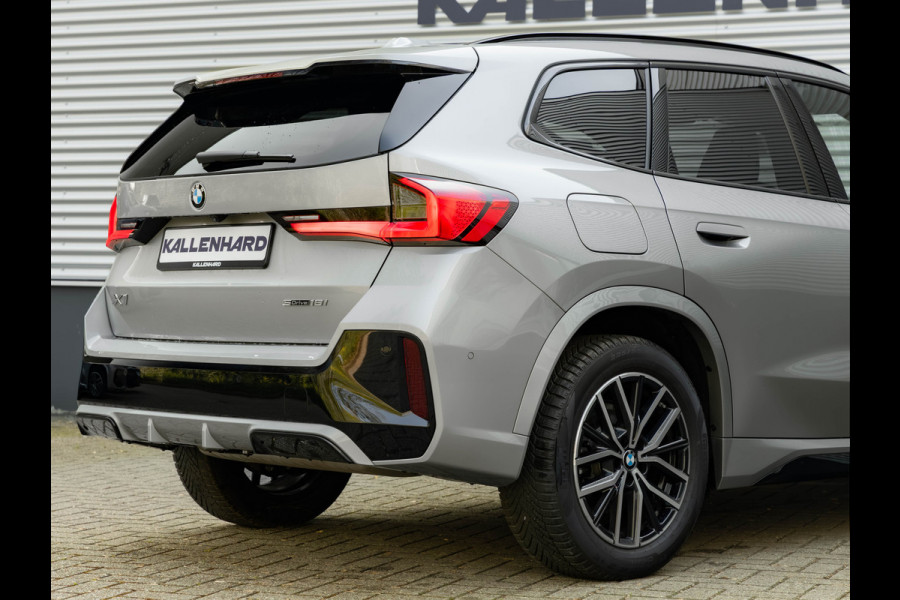 BMW X1 sDrive18i M-Sport - Pano - Memoryzetel - Trekhaak - Harman Kardon