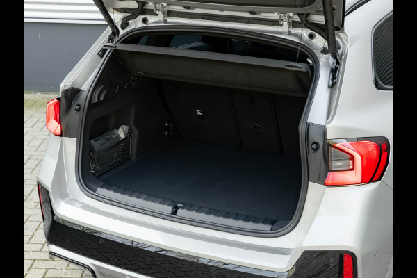 BMW X1 sDrive18i M-Sport - Pano - Memoryzetel - Trekhaak - Harman Kardon