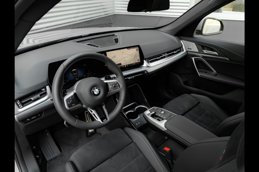 BMW X1 sDrive18i M-Sport - Pano - Memoryzetel - Trekhaak - Harman Kardon