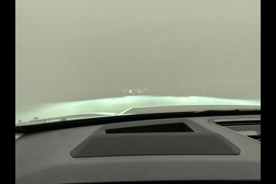 BMW iX1 XDrive30 Launch Edition 67 kWh | Carplay | SOH 99.6% | Leder | Harman/Kardon | Head-up display | Camera |