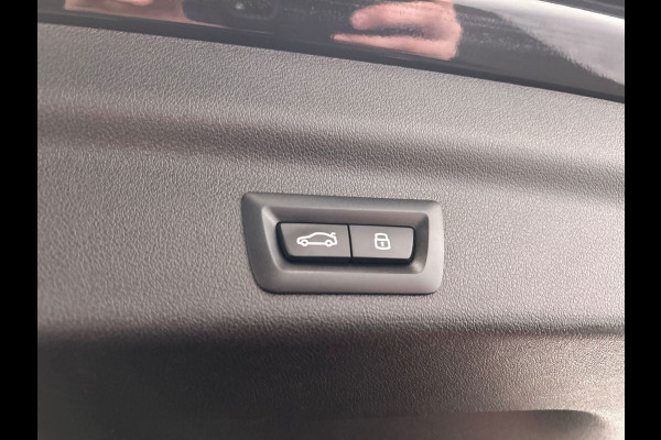 BMW iX1 XDrive30 Launch Edition 67 kWh | Carplay | SOH 99.6% | Leder | Harman/Kardon | Head-up display | Camera |