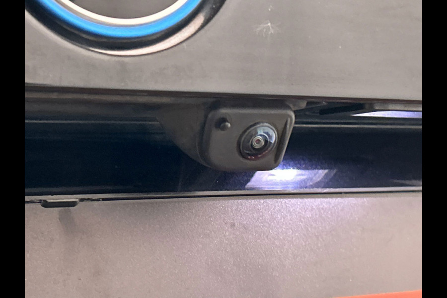 BMW iX1 XDrive30 Launch Edition 67 kWh | Carplay | SOH 99.6% | Leder | Harman/Kardon | Head-up display | Camera |