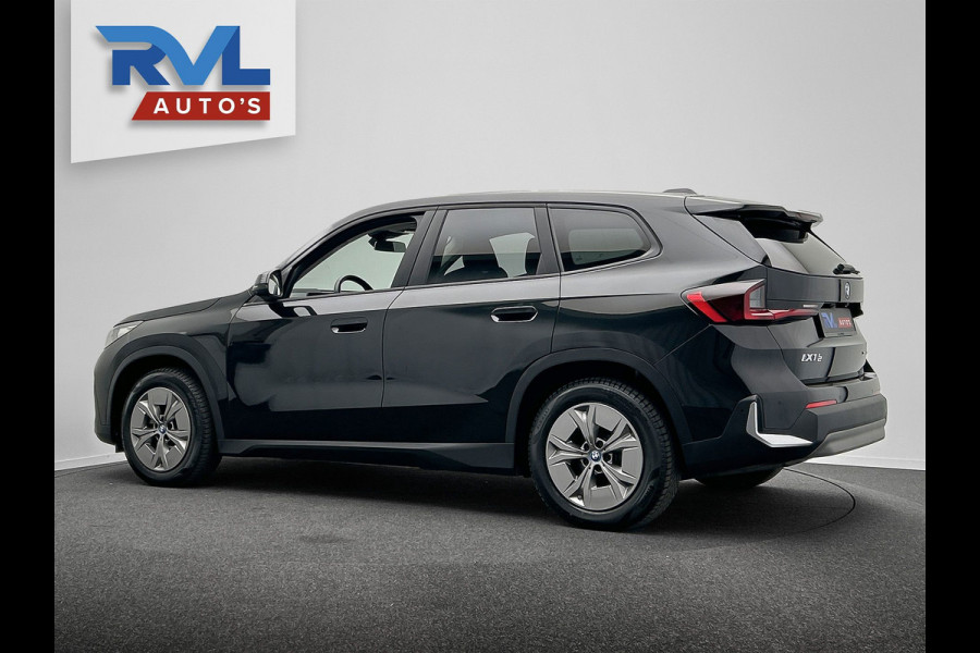 BMW iX1 XDrive30 Launch Edition 67 kWh | Carplay | SOH 99.6% | Leder | Harman/Kardon | Head-up display | Camera |