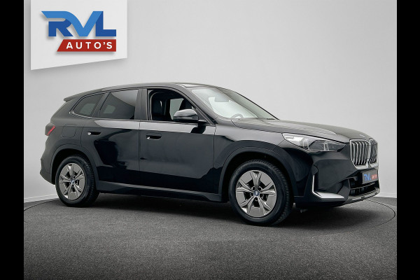 BMW iX1 XDrive30 Launch Edition 67 kWh | Carplay | SOH 99.6% | Leder | Harman/Kardon | Head-up display | Camera |