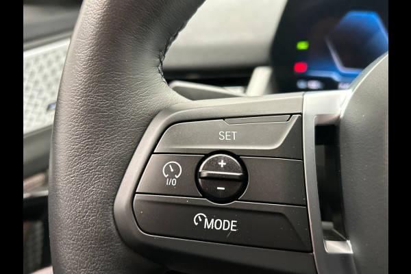 BMW iX1 XDrive30 Launch Edition 67 kWh | Carplay | SOH 99.6% | Leder | Harman/Kardon | Head-up display | Camera |
