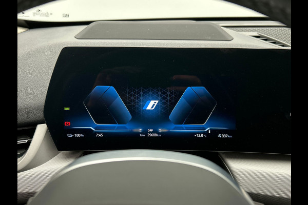 BMW iX1 XDrive30 Launch Edition 67 kWh | Carplay | SOH 99.6% | Leder | Harman/Kardon | Head-up display | Camera |