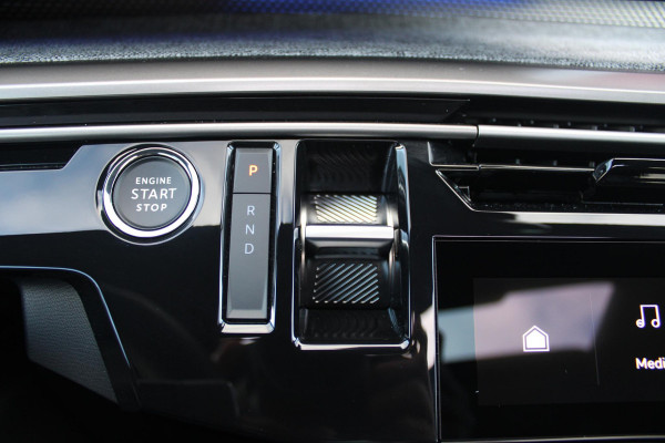 Peugeot E-5008 LAUNCH EDITION GT 325PK Dual Motor 73 kWh | PANORAMA SCHUIF / KANTELDAK | LEDEREN BEKLEDING NAPPA | ELEKTRISCH VERSTELBARE VOOR STOELEN, MET GEHEUGENFUNCTIE OP BESTUURDERSSTOEL | STOEL VERWARMING | STOEL MASAGE | ACHTERBANK VERWARMING | STUUR VERWARMING | WARMTE POMP | ALARM SYSTEEM | DRAADLOOS APPLE CARPLAY / ANDROID AUTO | DRAADLOZE TELEFOONLADER | VISIOPARK 360° HD CAMERA'S | DRIVE ASSIST 2.0 SEMI-AUTONOOMRIJDEN | SFEER VERLICHTING | DRAADLOZE TELEFOONLADER | ADAPTIVE CRUISE CONTROL | DODEHOEK DETECTIE | 7-PERSOONS |