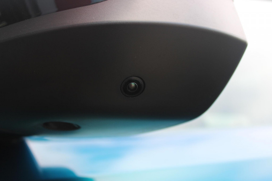 Peugeot E-5008 LAUNCH EDITION GT 325PK Dual Motor 73 kWh | PANORAMA SCHUIF / KANTELDAK | LEDEREN BEKLEDING NAPPA | ELEKTRISCH VERSTELBARE VOOR STOELEN, MET GEHEUGENFUNCTIE OP BESTUURDERSSTOEL | STOEL VERWARMING | STOEL MASAGE | ACHTERBANK VERWARMING | STUUR VERWARMING | WARMTE POMP | ALARM SYSTEEM | DRAADLOOS APPLE CARPLAY / ANDROID AUTO | DRAADLOZE TELEFOONLADER | VISIOPARK 360° HD CAMERA'S | DRIVE ASSIST 2.0 SEMI-AUTONOOMRIJDEN | SFEER VERLICHTING | DRAADLOZE TELEFOONLADER | ADAPTIVE CRUISE CONTROL | DODEHOEK DETECTIE | 7-PERSOONS |