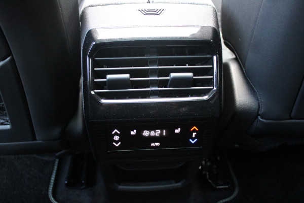 Peugeot E-5008 LAUNCH EDITION GT 325PK Dual Motor 73 kWh | PANORAMA SCHUIF / KANTELDAK | LEDEREN BEKLEDING NAPPA | ELEKTRISCH VERSTELBARE VOOR STOELEN, MET GEHEUGENFUNCTIE OP BESTUURDERSSTOEL | STOEL VERWARMING | STOEL MASAGE | ACHTERBANK VERWARMING | STUUR VERWARMING | WARMTE POMP | ALARM SYSTEEM | DRAADLOOS APPLE CARPLAY / ANDROID AUTO | DRAADLOZE TELEFOONLADER | VISIOPARK 360° HD CAMERA'S | DRIVE ASSIST 2.0 SEMI-AUTONOOMRIJDEN | SFEER VERLICHTING | DRAADLOZE TELEFOONLADER | ADAPTIVE CRUISE CONTROL | DODEHOEK DETECTIE | 7-PERSOONS |