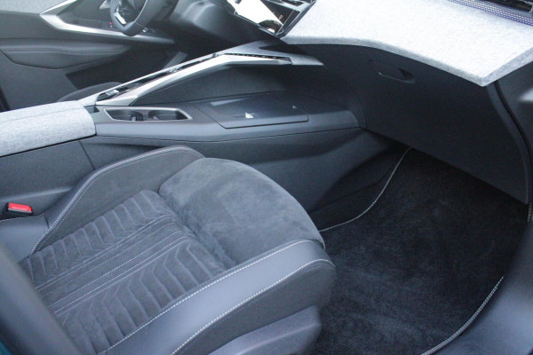 Peugeot E-5008 LAUNCH EDITION GT 325PK Dual Motor 73 kWh | PANORAMA SCHUIF / KANTELDAK | LEDEREN BEKLEDING NAPPA | ELEKTRISCH VERSTELBARE VOOR STOELEN, MET GEHEUGENFUNCTIE OP BESTUURDERSSTOEL | STOEL VERWARMING | STOEL MASAGE | ACHTERBANK VERWARMING | STUUR VERWARMING | WARMTE POMP | ALARM SYSTEEM | DRAADLOOS APPLE CARPLAY / ANDROID AUTO | DRAADLOZE TELEFOONLADER | VISIOPARK 360° HD CAMERA'S | DRIVE ASSIST 2.0 SEMI-AUTONOOMRIJDEN | SFEER VERLICHTING | DRAADLOZE TELEFOONLADER | ADAPTIVE CRUISE CONTROL | DODEHOEK DETECTIE | 7-PERSOONS |