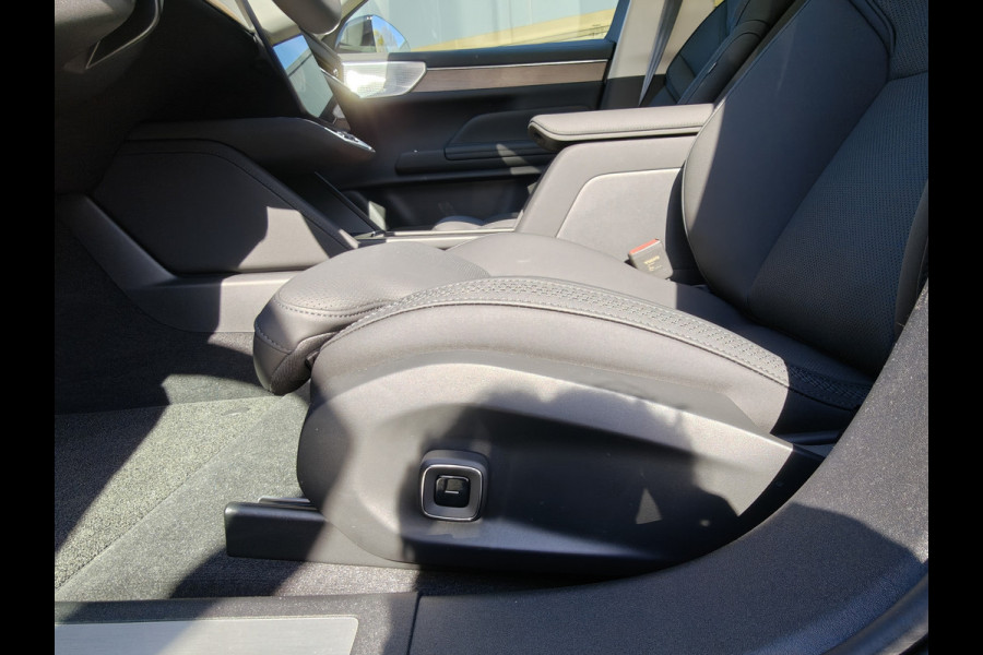 Volvo ES90 Single Motor Extended Range Ultra 92 kWh | Climate | Pilot Assist | B&W | 22"LMV | Getint glas |