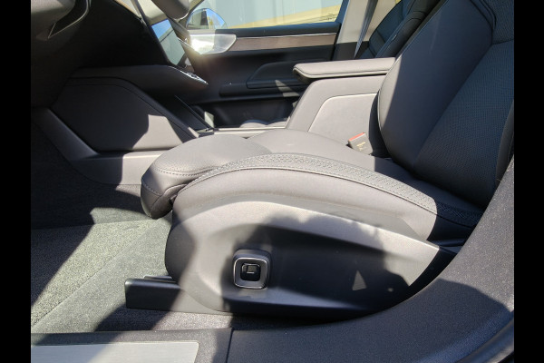 Volvo ES90 Single Motor Extended Range Ultra 92 kWh | Climate | Pilot Assist | B&W | 22"LMV | Getint glas |