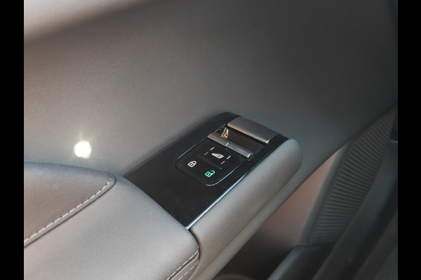 Volvo ES90 Single Motor Extended Range Ultra 92 kWh | Climate | Pilot Assist | B&W | 22"LMV | Getint glas |