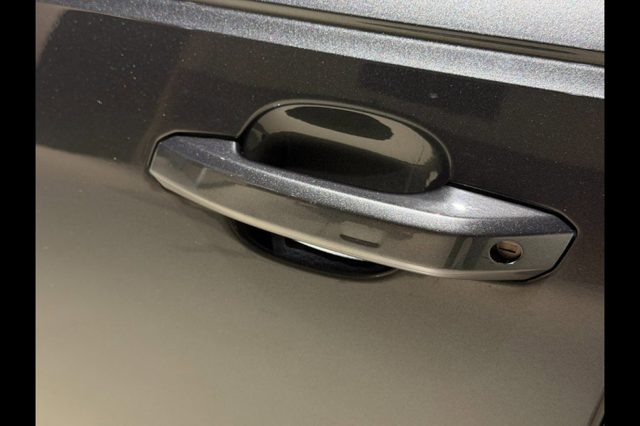 Audi A4 Avant 2.0 TFSI Sport|S line|Pano|Keyless|Massage|Black Edition|Camera