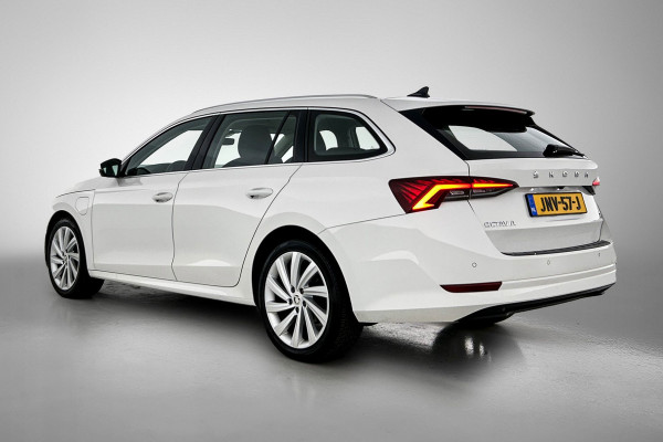 Škoda Octavia Combi 1.4 TSI iV PHEV Sportline Business(Goed OnderH, Carplay/ Android, Camera, Elektrische Stoelen, StoelV, Etc)