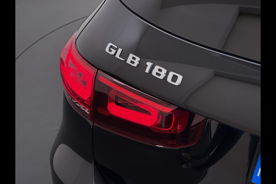 Mercedes-Benz Glb 180 AMG line | Pano Sound Keyless Memory