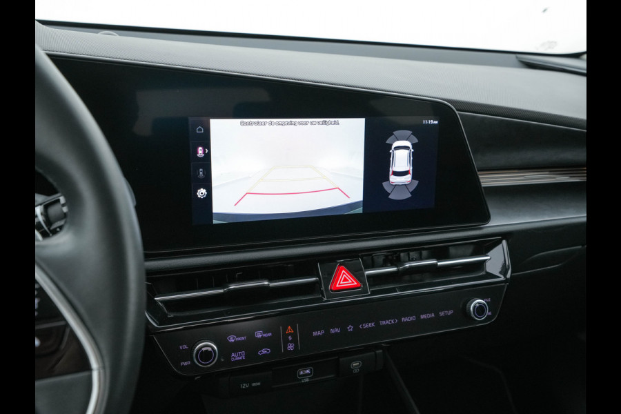 Kia Niro EV DynamicLine 64.8 kWh [ 3-Fase ] {SOH-100%} (INCL.BTW) *LEATHER-FABRIC | ADAPTIVE-CRUISE | DIGI-COCKPIT | KEYLESS | CAMERA | DAB | COMFORT-SEATS | SHIFT-PADDLES | ECC | PDC | 17''ALU*