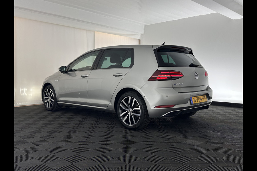 Volkswagen e-Golf E-DITION (INCL-BTW) *HEATPUMP | LEATHER | ADAPTIVE-CRUISE | FULL-LED | DYNAUDIO | DIGI-COCKPIT | NAVI-FULLMAP | CAMERA | KEYLESS | AMBIENT-LIGHT | DAB | ECC | CCS-FASTLOADER | PDC | 17''ALU*