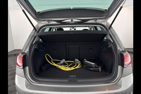 Volkswagen e-Golf E-DITION (INCL-BTW) *HEATPUMP | LEATHER | ADAPTIVE-CRUISE | FULL-LED | DYNAUDIO | DIGI-COCKPIT | NAVI-FULLMAP | CAMERA | KEYLESS | AMBIENT-LIGHT | DAB | ECC | CCS-FASTLOADER | PDC | 17''ALU*