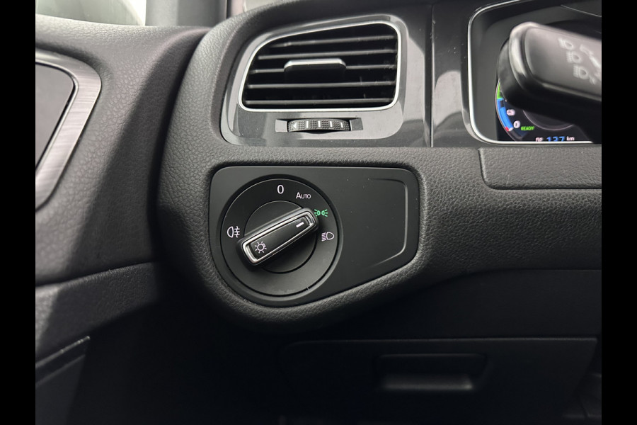 Volkswagen e-Golf E-DITION (INCL-BTW) *HEATPUMP | LEATHER | ADAPTIVE-CRUISE | FULL-LED | DYNAUDIO | DIGI-COCKPIT | NAVI-FULLMAP | CAMERA | KEYLESS | AMBIENT-LIGHT | DAB | ECC | CCS-FASTLOADER | PDC | 17''ALU*