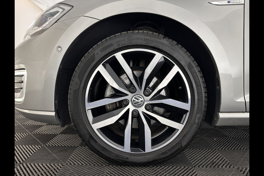 Volkswagen e-Golf E-DITION (INCL-BTW) *HEATPUMP | LEATHER | ADAPTIVE-CRUISE | FULL-LED | DYNAUDIO | DIGI-COCKPIT | NAVI-FULLMAP | CAMERA | KEYLESS | AMBIENT-LIGHT | DAB | ECC | CCS-FASTLOADER | PDC | 17''ALU*