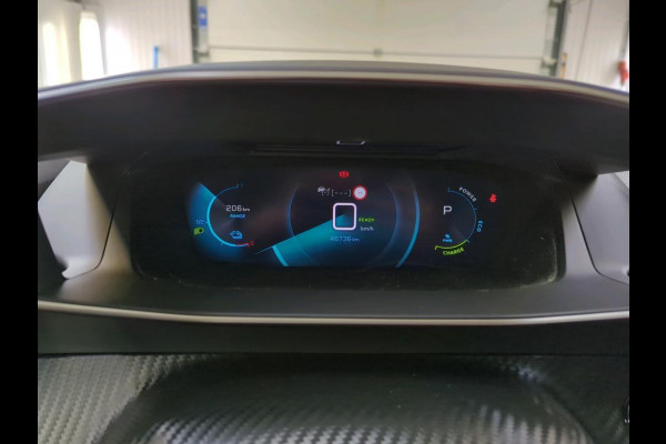 Peugeot e-2008 EV Allure Pack 50 kWh | 46.700 KM | Pack Drive | 3D Navigatie | Stoelverwarming | WORDT VERWACHT
