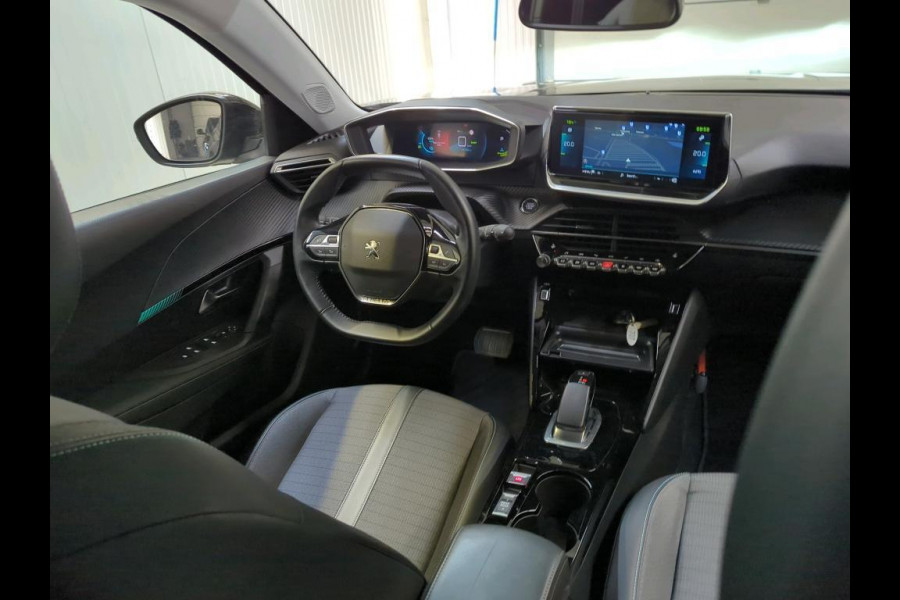Peugeot e-2008 EV Allure Pack 50 kWh | 46.700 KM | Pack Drive | 3D Navigatie | Stoelverwarming | WORDT VERWACHT
