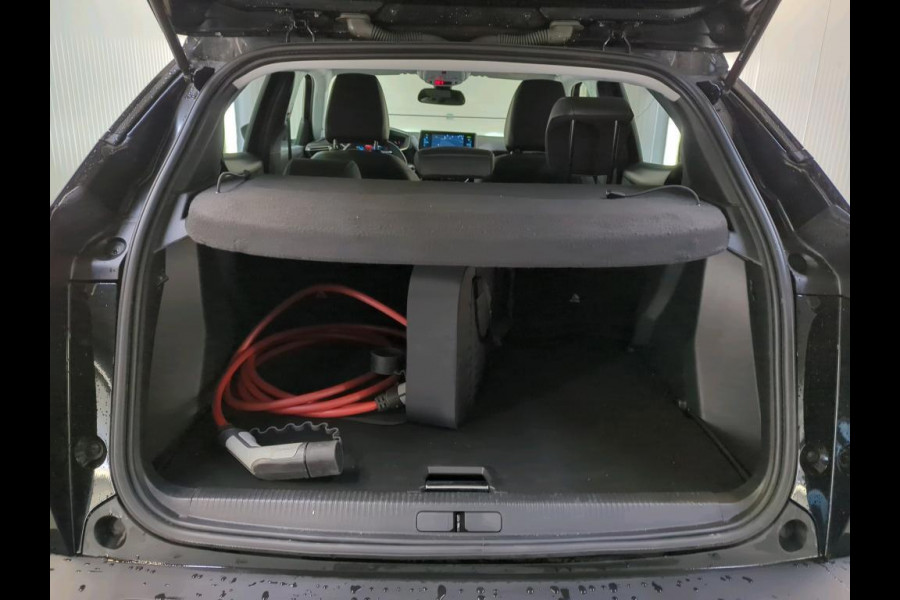 Peugeot e-2008 EV Allure Pack 50 kWh | 46.700 KM | Pack Drive | 3D Navigatie | Stoelverwarming | WORDT VERWACHT
