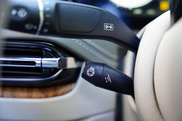 Aston Martin DB12 Volante 4.0 V8 / NEW SERVICE / NL-AUTO