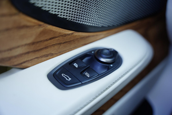 Aston Martin DB12 Volante 4.0 V8 / NEW SERVICE / NL-AUTO