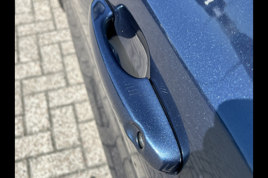 Ford FOCUS Wagon 1.0 EBH ST LINE. X Winterpack / Headup / LED