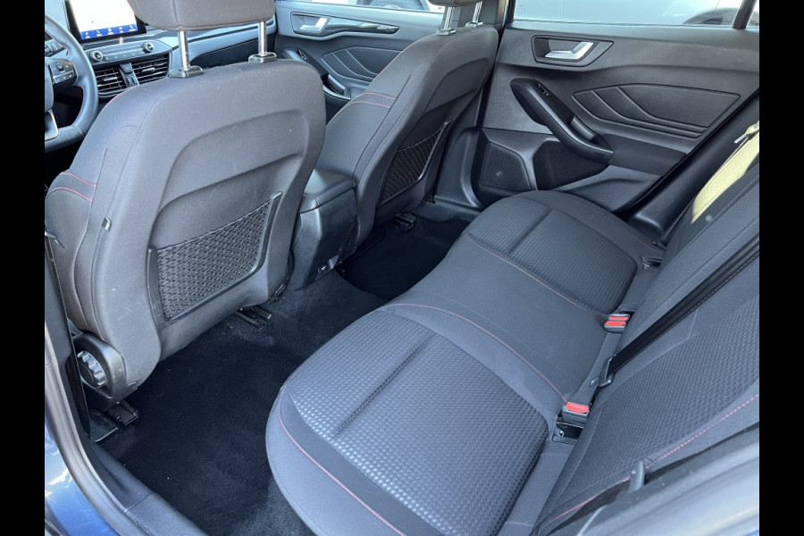 Ford FOCUS Wagon 1.0 EBH ST LINE. X Winterpack / Headup / LED