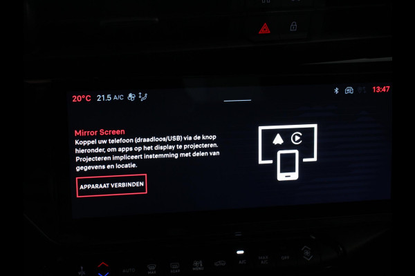 Alfa Romeo junior Elettrica Automaat 156PK Adaptieve Cruise Control LMV 18 inch Full Led Matrix Parkeer sensoren Navigatie Apple Carplay / Android auto  Climate Control