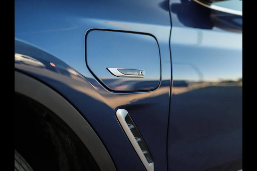 BMW X3 xDrive30e High Executive | 360° Camera | Pano | Leder