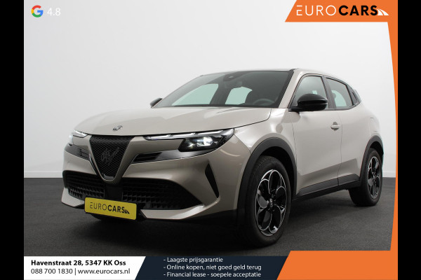 Alfa Romeo junior Elettrica Automaat 156PK Adaptieve Cruise Control LMV 18 inch Full Led Matrix Parkeer sensoren Navigatie Apple Carplay / Android auto  Climate Control