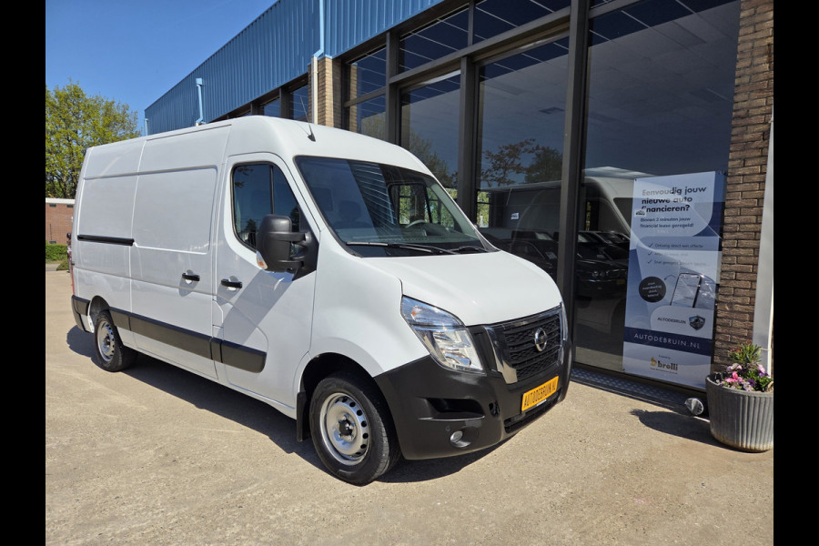 Renault Master / Nissan Interstar 2.3 dCi 150Pk / 110Kw L2/H2 Airco Cruise Achteruitrijcamera Trekhaak 2500 Kg