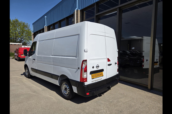 Renault Master / Nissan Interstar 2.3 dCi 150Pk / 110Kw L2/H2 Airco Cruise Achteruitrijcamera Trekhaak 2500 Kg