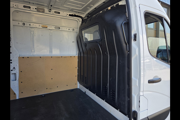 Renault Master / Nissan Interstar 2.3 dCi 150Pk / 110Kw L2/H2 Airco Cruise Achteruitrijcamera Trekhaak 2500 Kg