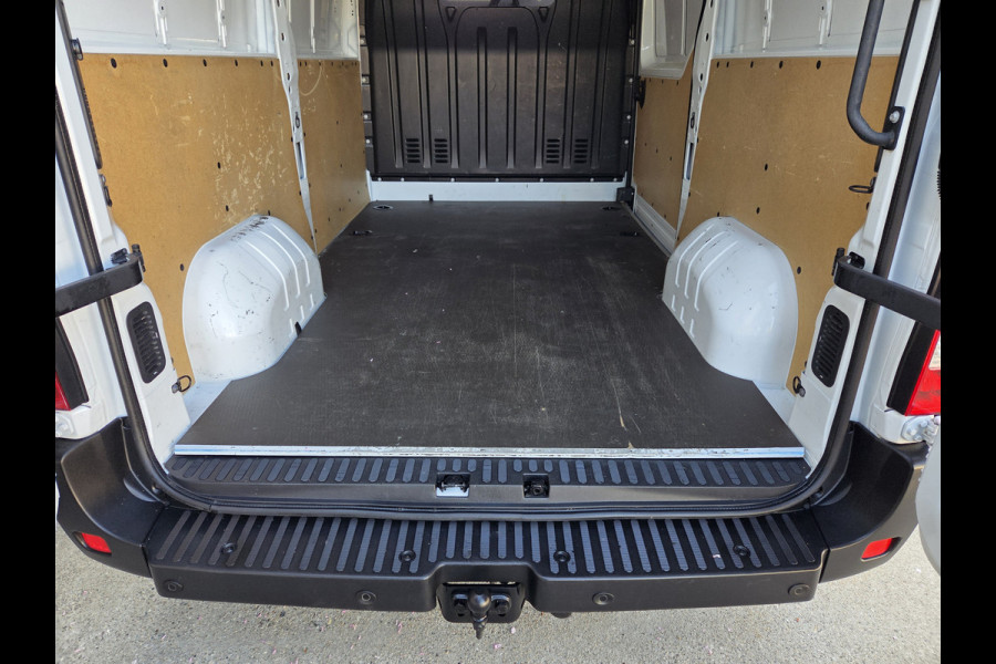 Renault Master / Nissan Interstar 2.3 dCi 150Pk / 110Kw L2/H2 Airco Cruise Achteruitrijcamera Trekhaak 2500 Kg