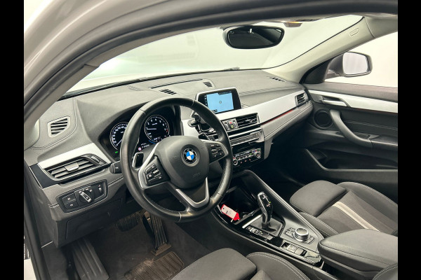 BMW X2 SDrive20i High Executive Automaat | Trekhaak | Navigatie | Climate-control | Cruise-control | Stoelverwarming |